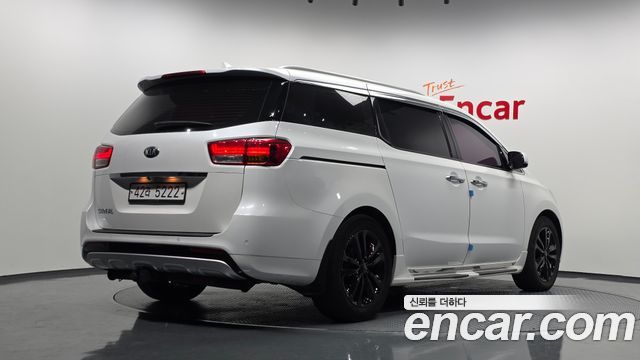 Kia Canival 2018 — photo 2