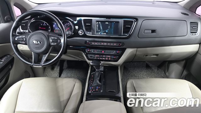 Kia Canival 2018 — photo 10