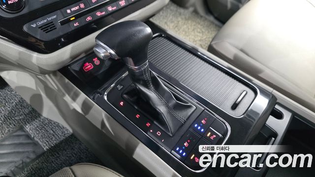 Kia Canival 2018 — photo 12
