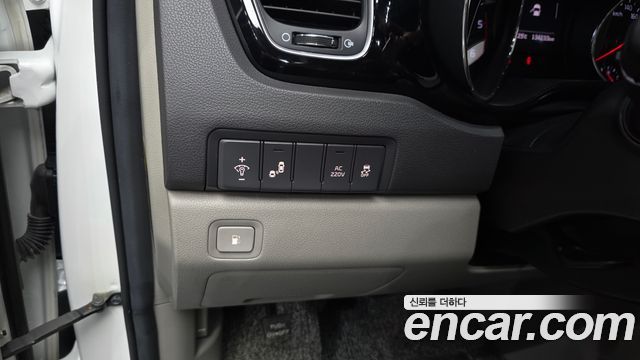 Kia Canival 2018 — photo 23
