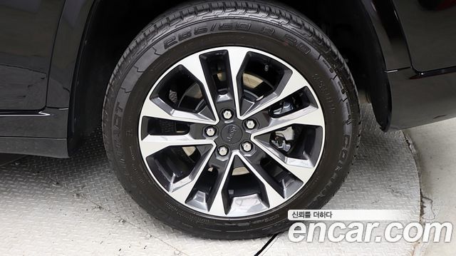 Jeep Cherokee 2023 — photo 6
