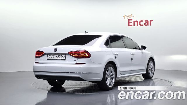 Volkswagen Passat 2018 — photo 2