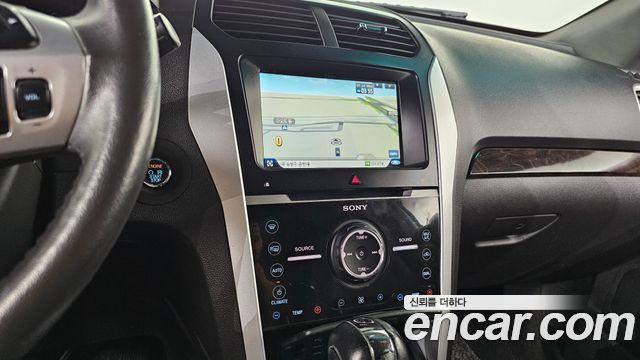 Ford Explorer 2015 — photo 12