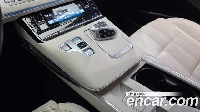 Hyundai Grandeur 2023 — photo 9