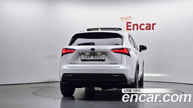 Lexus NX 2017 — photo 4
