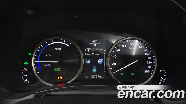 Lexus NX 2017 — photo 11
