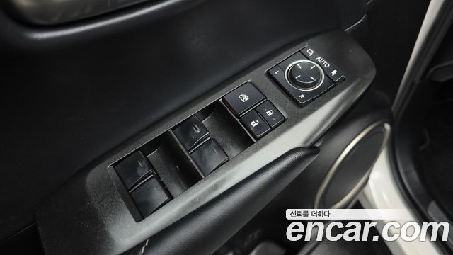 Lexus NX 2017 — photo 27
