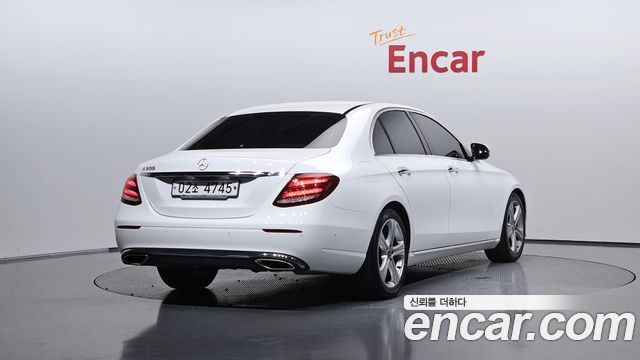 Mercedes-Benz E-Class 2018 — photo 2