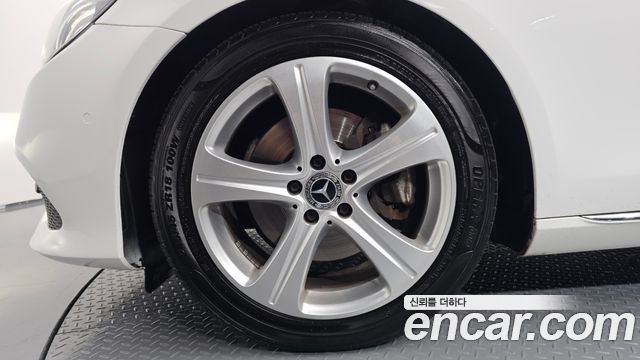 Mercedes-Benz E-Class 2018 — photo 5
