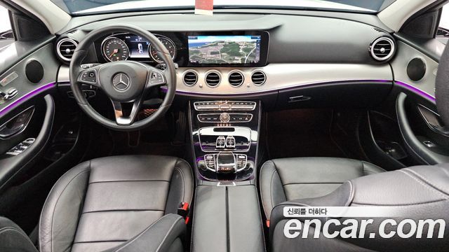Mercedes-Benz E-Class 2018 — photo 10