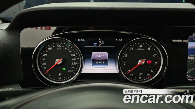 Mercedes-Benz E-Class 2018 — photo 11