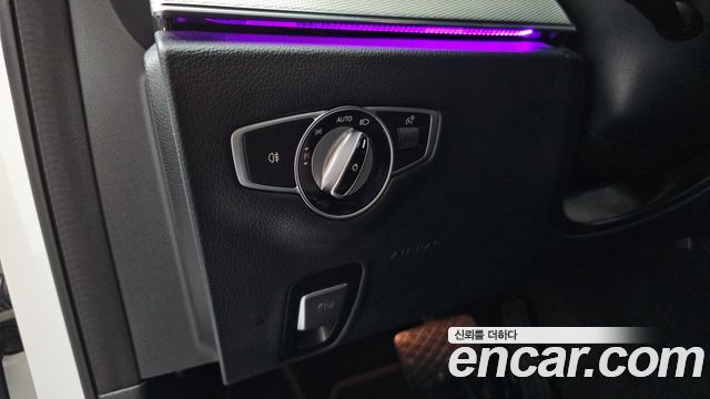 Mercedes-Benz E-Class 2018 — photo 25