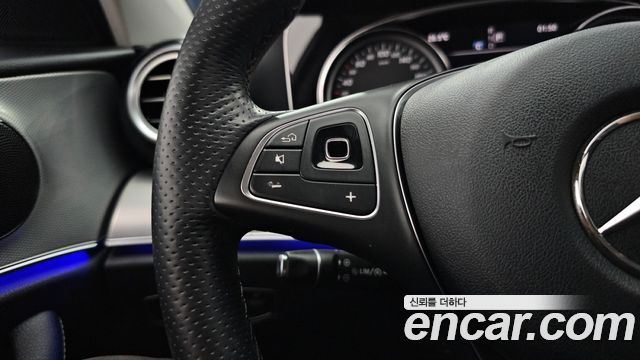 Mercedes-Benz E-Class 2018 — photo 29
