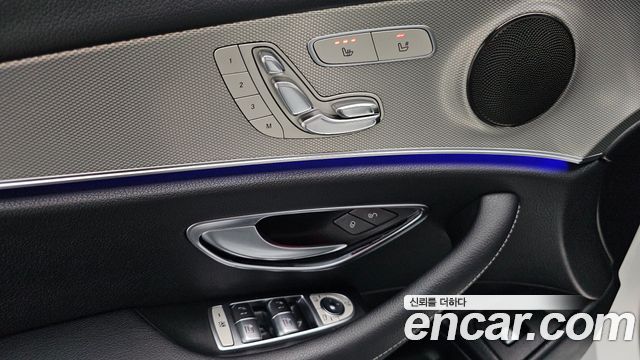 Mercedes-Benz E-Class 2018 — photo 31