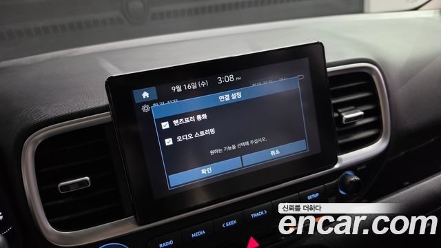 Hyundai Venue 2020 — photo 19
