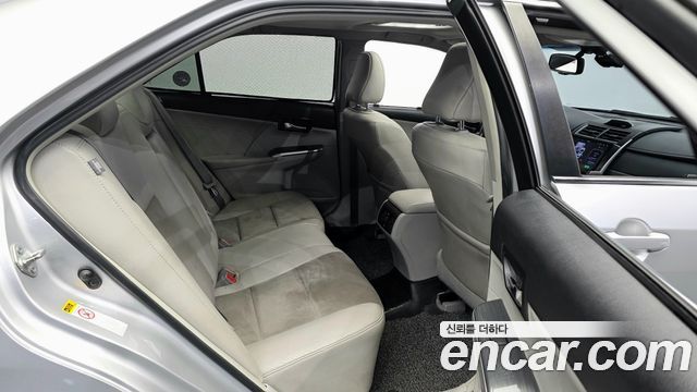 Toyota Camry 2013 — photo 11