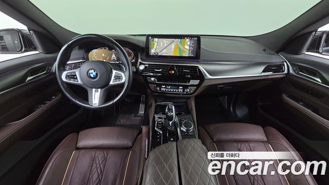 BMW Gran Turismo 2023 — photo 10