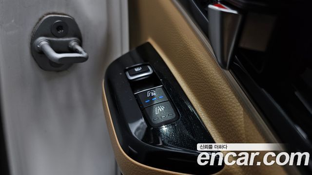 Kia Canival 2021 — photo 18