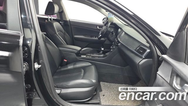 Kia K5 2016 — photo 11