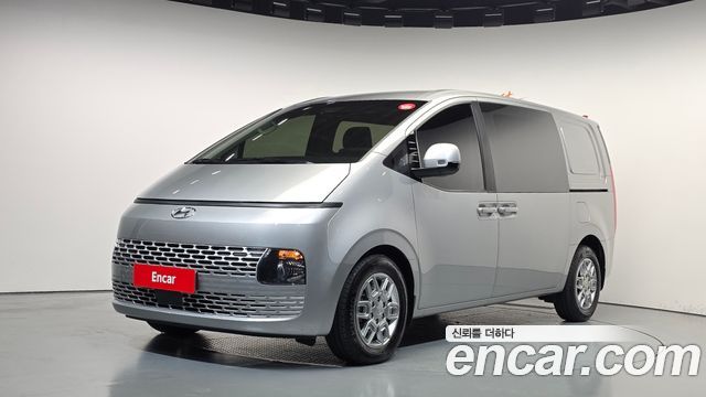 Hyundai Staria 2022 — photo 1