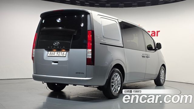 Hyundai Staria 2022 — photo 2