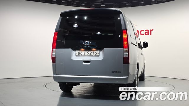 Hyundai Staria 2022 — photo 4