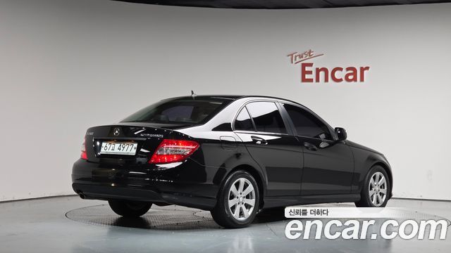 Mercedes-Benz C-Class 2009 — photo 2