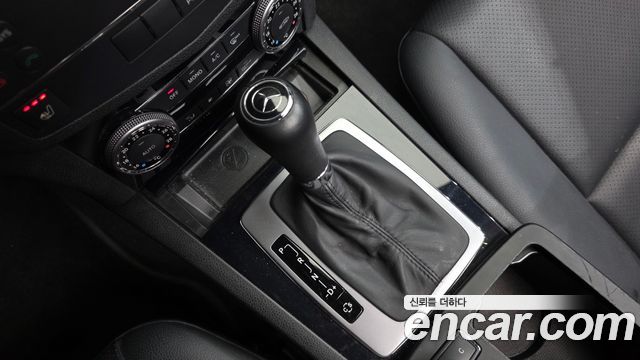 Mercedes-Benz C-Class 2009 — photo 9