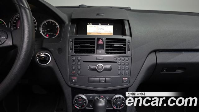 Mercedes-Benz C-Class 2009 — photo 14