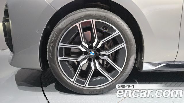 BMW 7-Series 2023 — photo 5