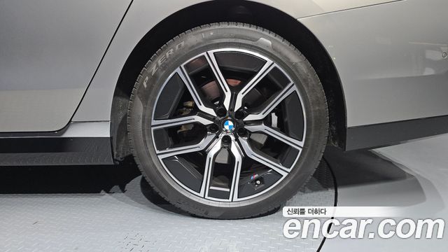 BMW 7-Series 2023 — photo 7