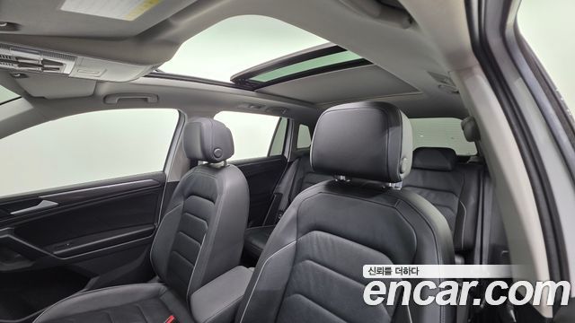 Volkswagen Tiguan 2020 — photo 18