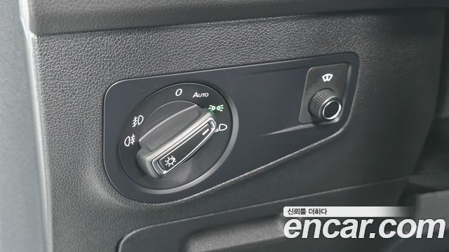 Volkswagen Tiguan 2020 — photo 21