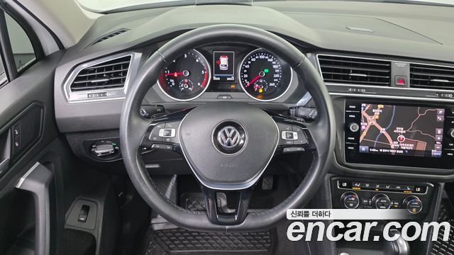Volkswagen Tiguan 2020 — photo 22
