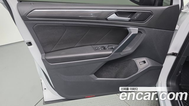 Volkswagen Tiguan 2020 — photo 14