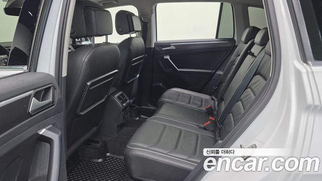 Volkswagen Tiguan 2020 — photo 16