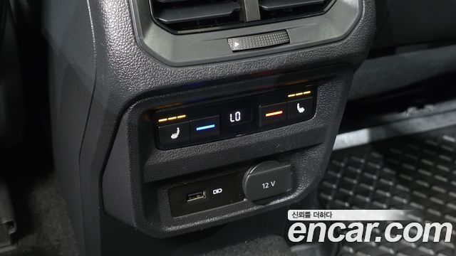 Volkswagen Tiguan 2020 — photo 28