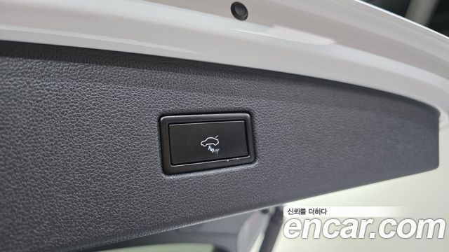 Volkswagen Tiguan 2020 — photo 32