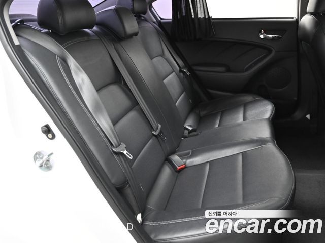 Kia K3 2013 — photo 12