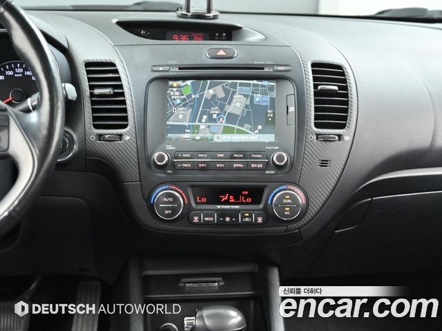 Kia K3 2013 — photo 14