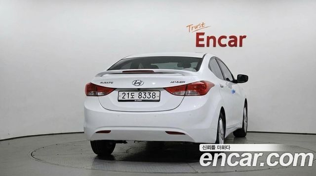 Hyundai AVANTE 2012 — photo 4