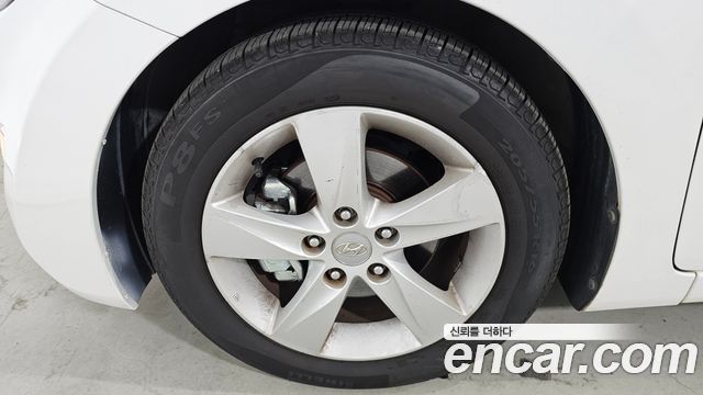 Hyundai AVANTE 2012 — photo 5