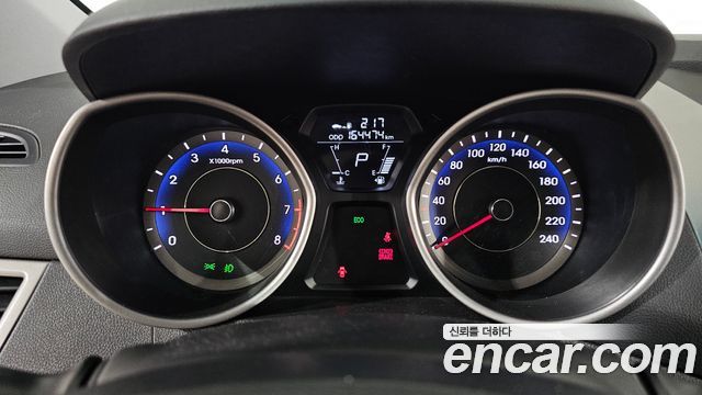 Hyundai AVANTE 2012 — photo 8