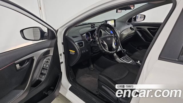 Hyundai AVANTE 2012 — photo 10
