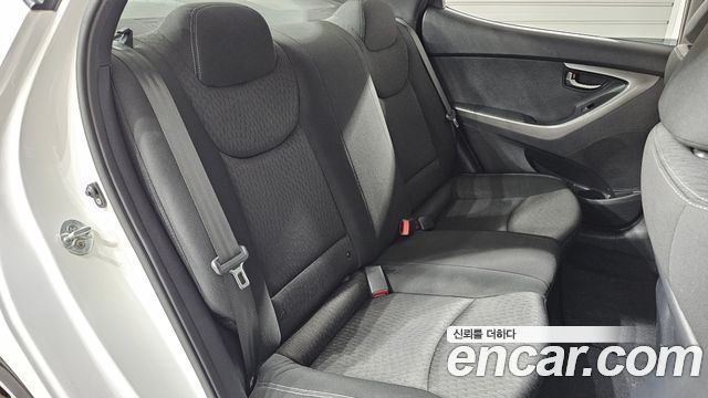 Hyundai AVANTE 2012 — photo 12