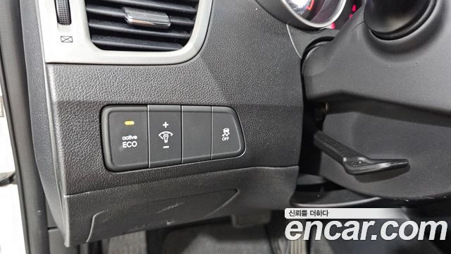 Hyundai AVANTE 2012 — photo 14