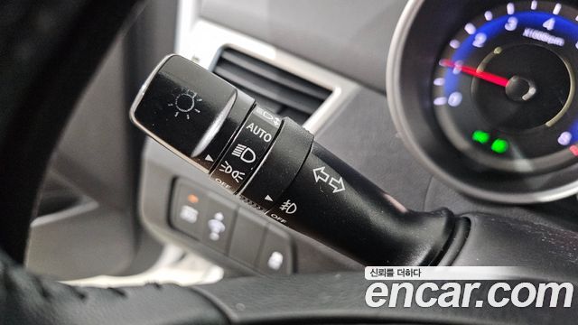 Hyundai AVANTE 2012 — photo 19