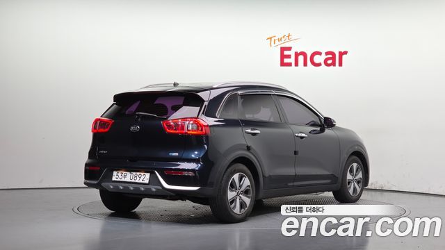 Kia Niro 2017 — photo 2