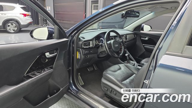 Kia Niro 2017 — photo 10
