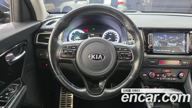 Kia Niro 2017 — photo 12